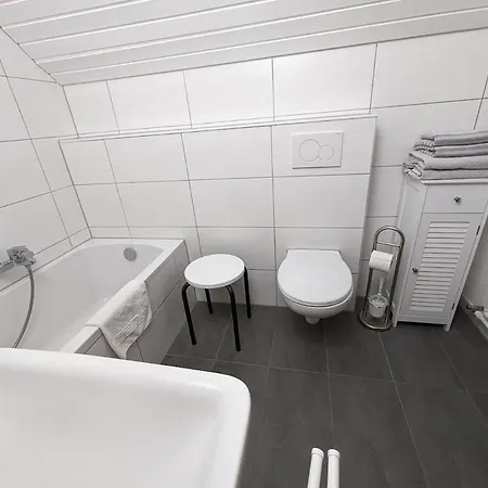 C4 Albmatte-fewo Sauna, Hallenbad Aussenbecken Massagen Nebenan Apartamento